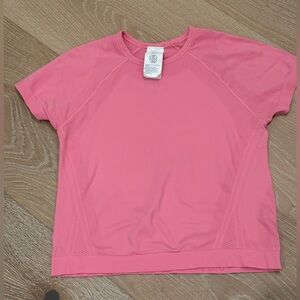 Athleta Power Up Seamless Tee in Pink! Girls size 8/10. NWOT, never worn